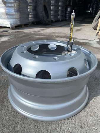 Диск колеса YONGZHENG 9.00x22.5 M22 10/335 /281 (усиленный 18мм)(т5930)