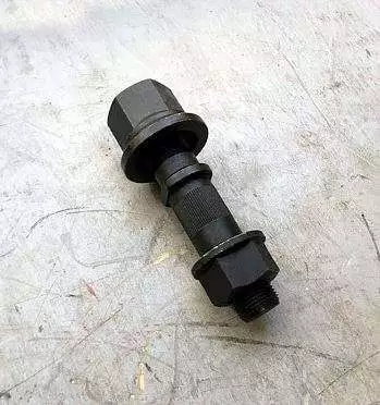 Шпилька М22/М20*1,5*120 колеса переднего с гайками FAW 3310 (3103051-4EB1) (Ф0900)